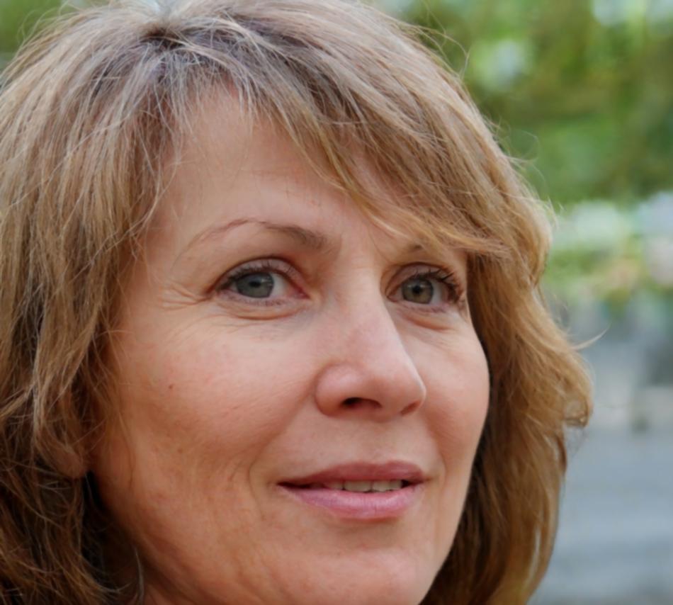 Finanzberaterin erklärt Versicherungsdetails